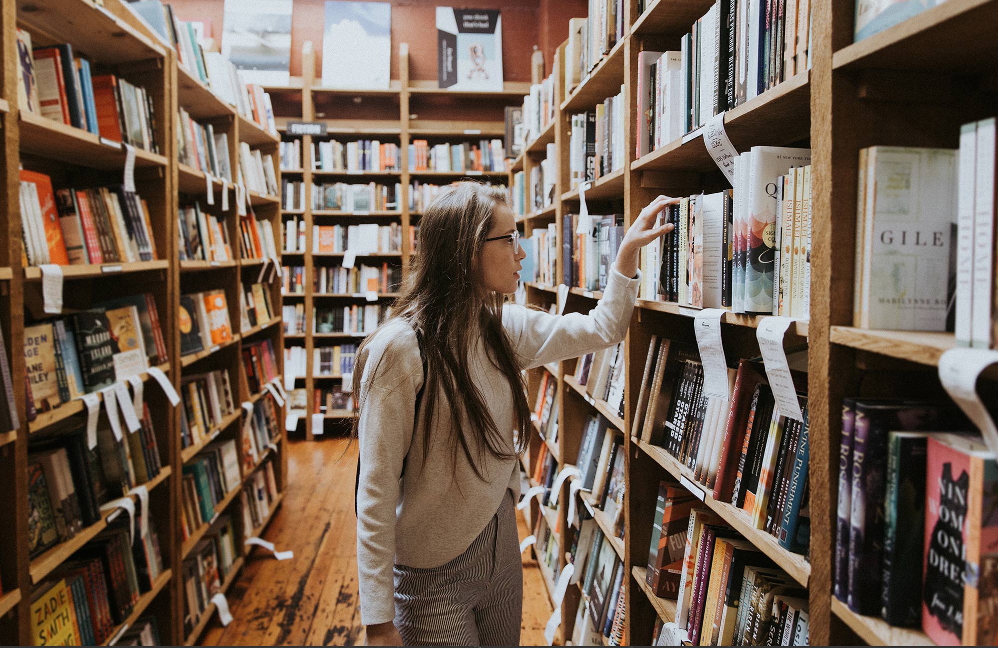 education-girl-in-library