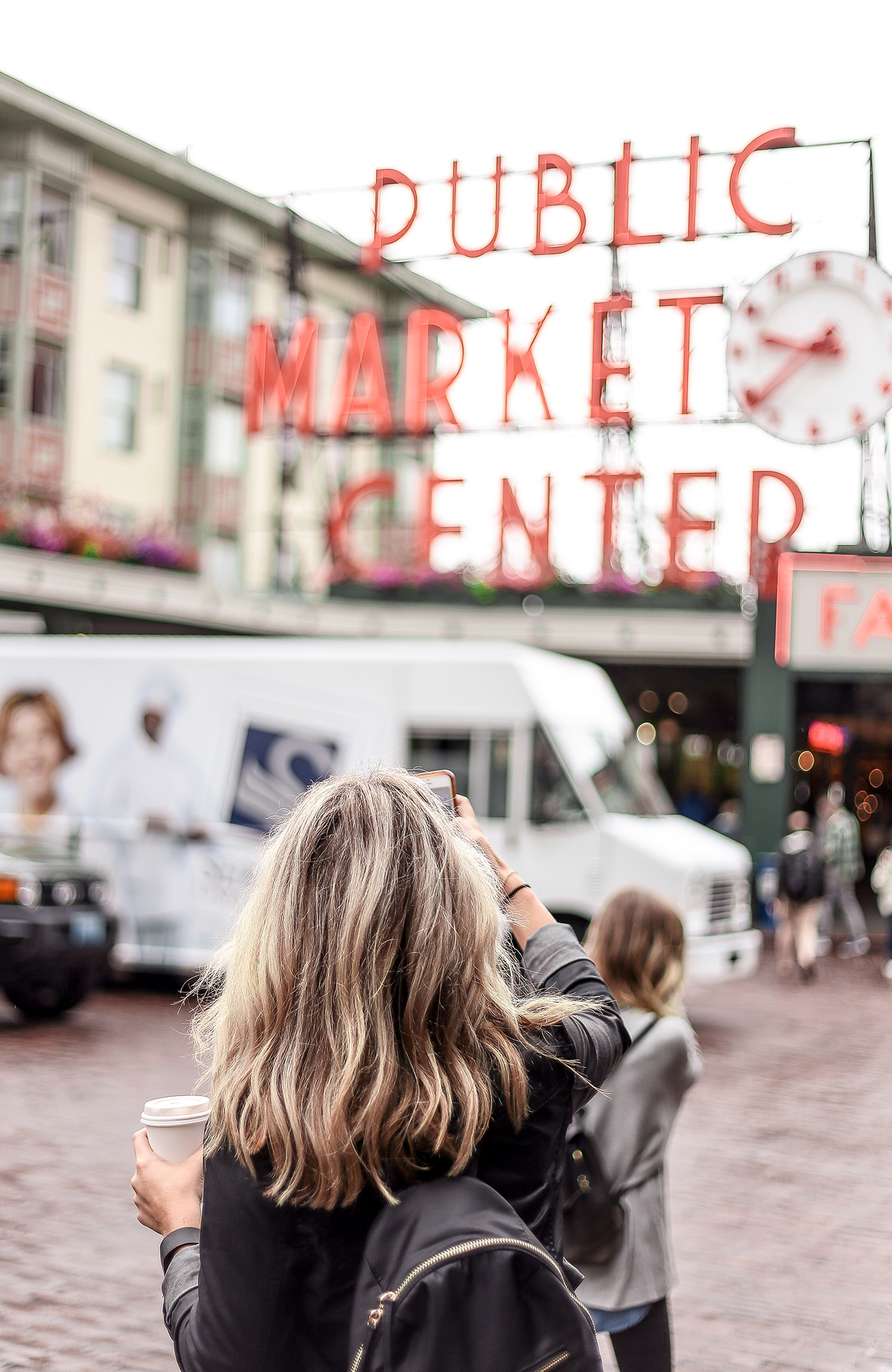 seattle-edu-girl-market-sidebar