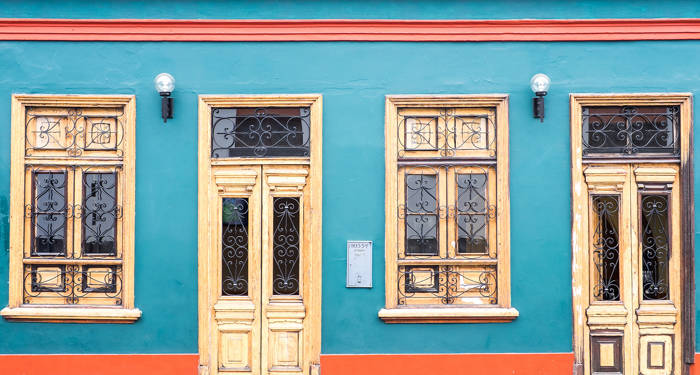 lima-peru-peruvian-colorful-house-cover