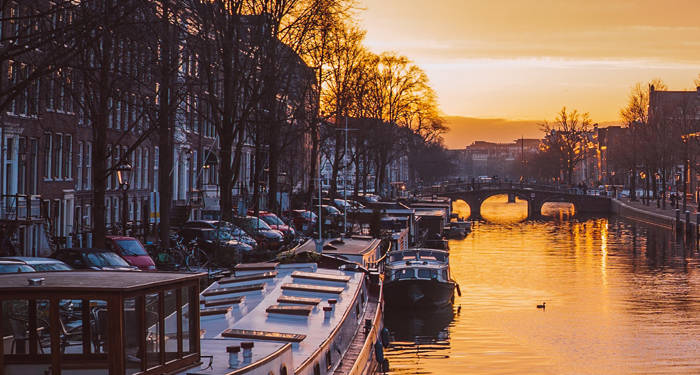 Båttur på kanalene i Amsterdam