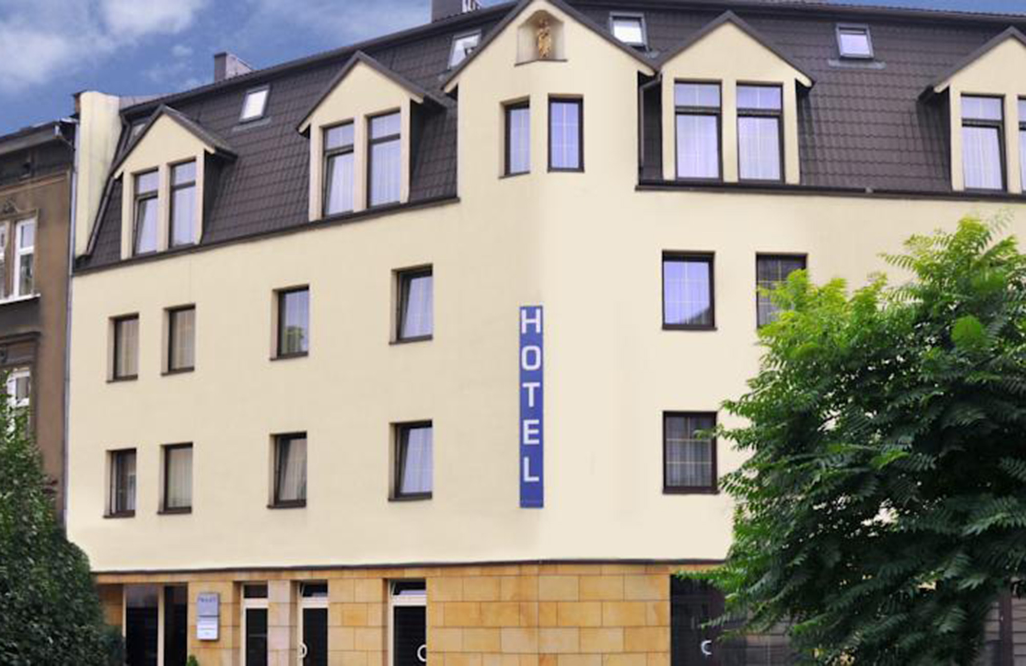 cracow-hotel-atrium-building