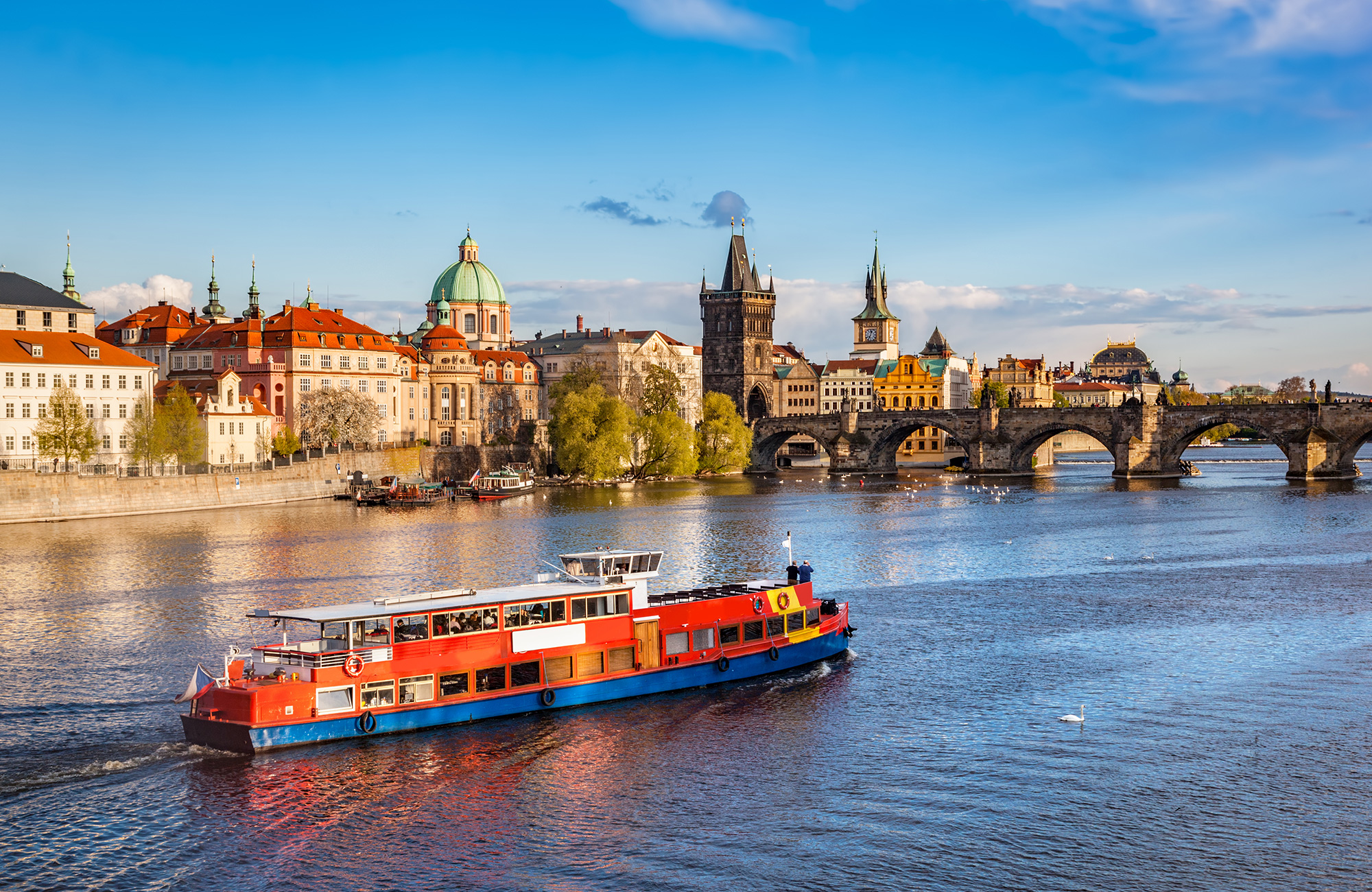 czech-prague-boat-cruise-vltava-river