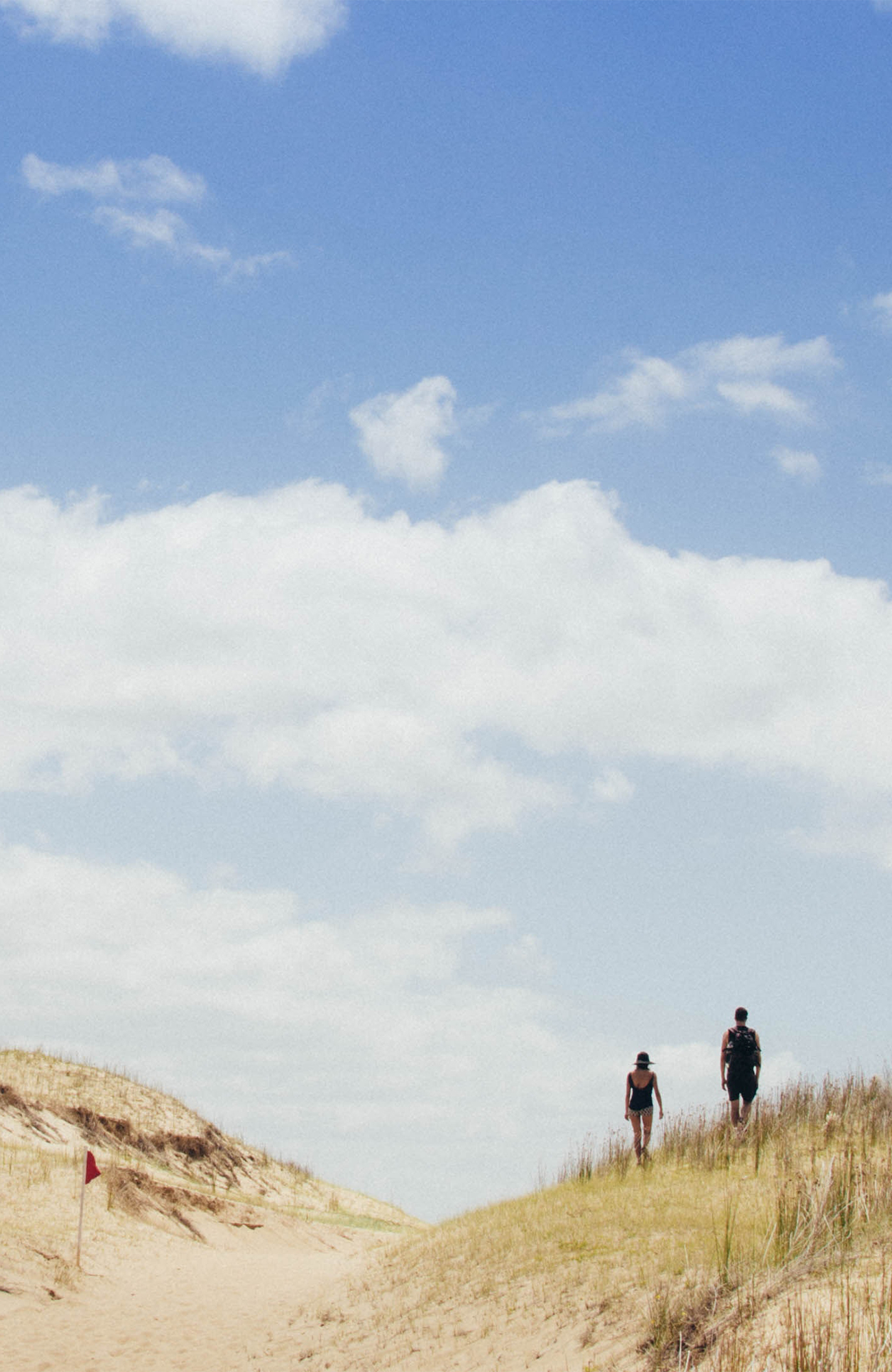 uruguay-dunes-people-walking-cabo-polonio-sidebar