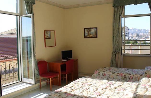 hotel-garden-napoli-room