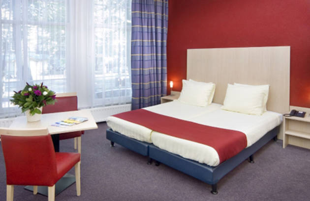 nova-hotel-room