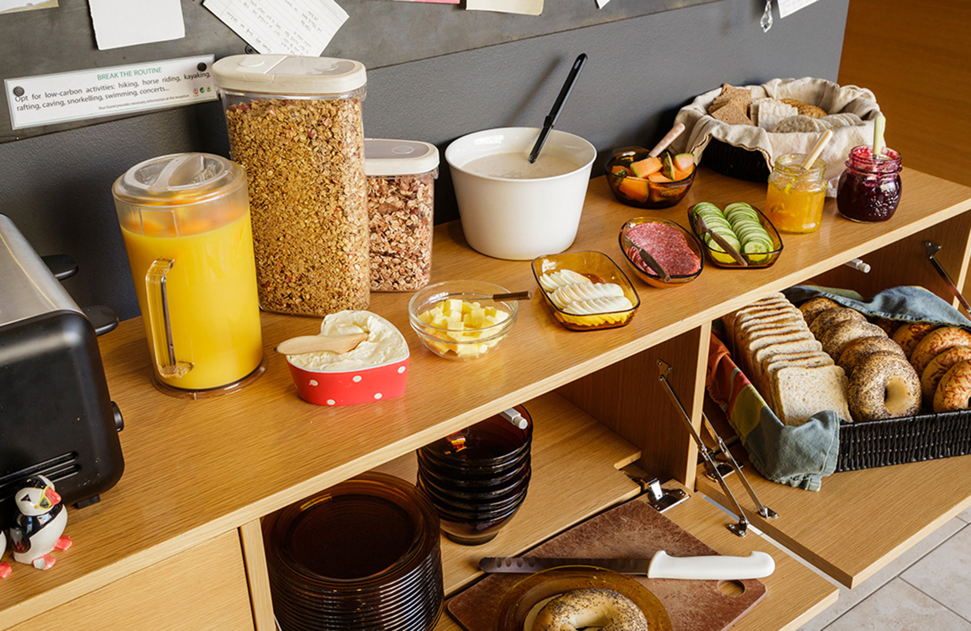 reykjavik-downtown-hostel-breakfast