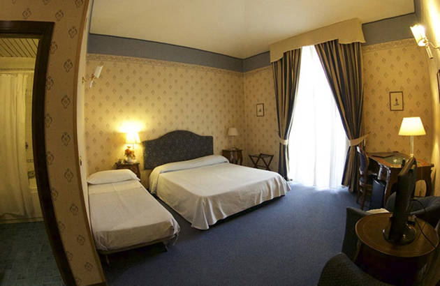naples-hotel-nuovo-rebecchino-room01