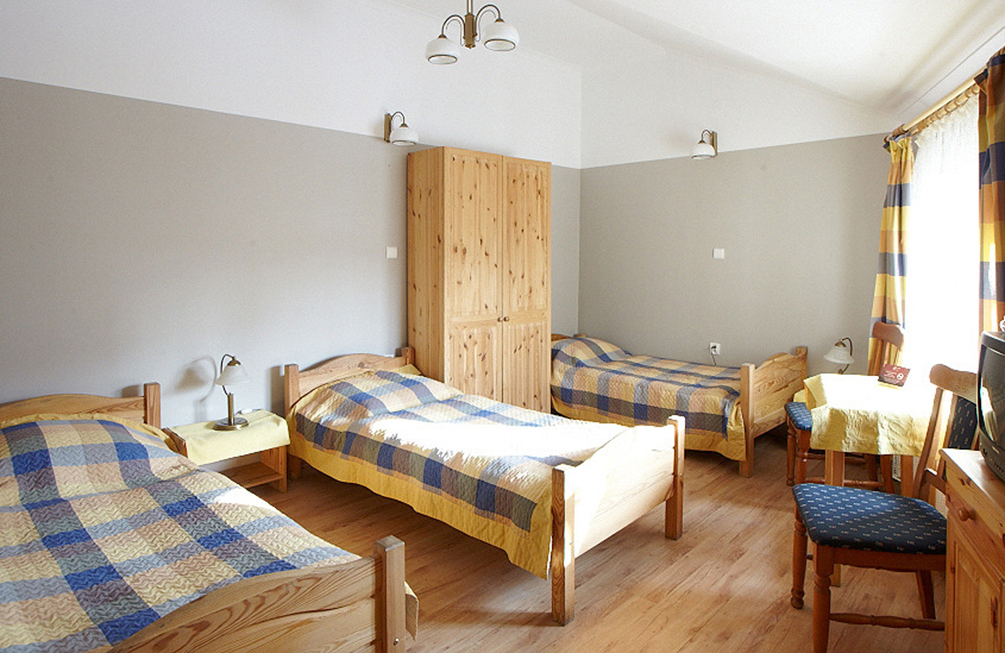 batory-bis-krakow-room-beds