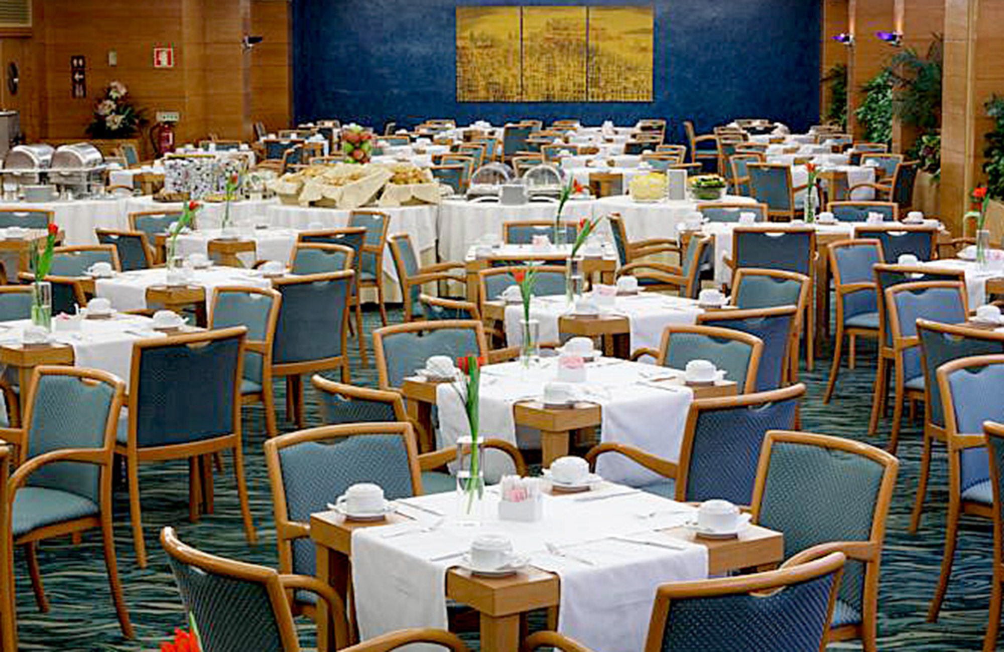 lisbon-roma-breakfast-room