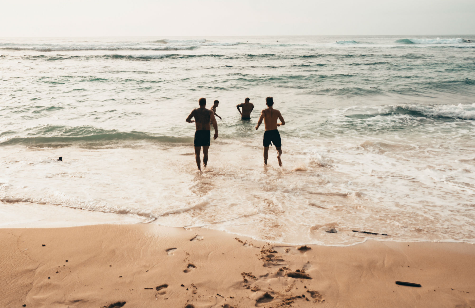 Surfekurs på gruppereisen med KILROY