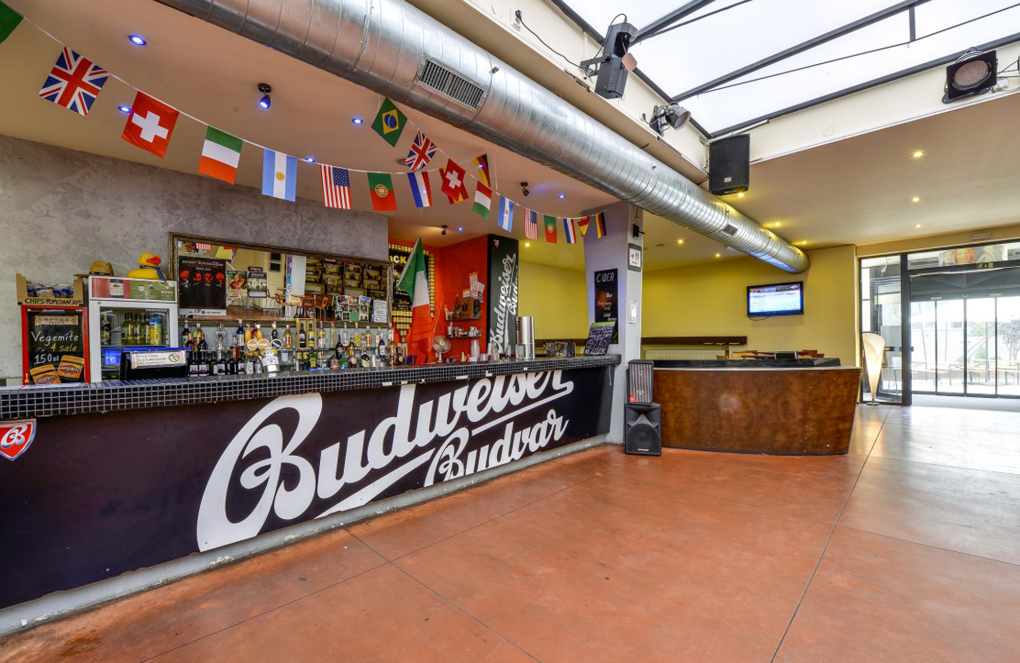 hotel-plus-prague-bar