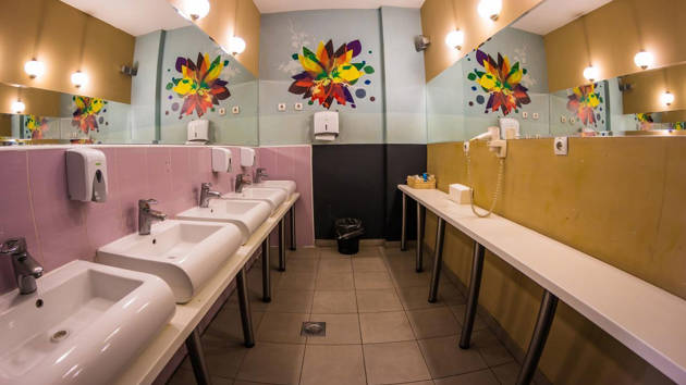 belgrade-fair-hostel-bathroom