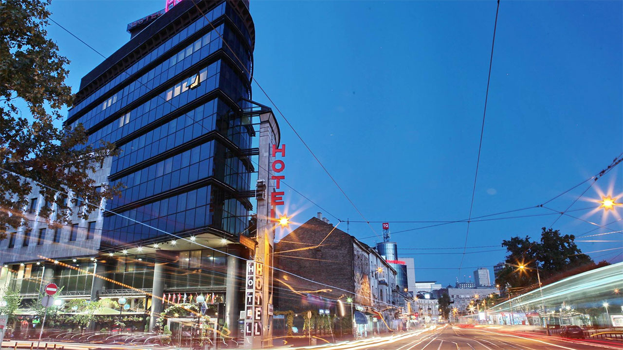 belgrade-design-hotel-mr-president-building-night