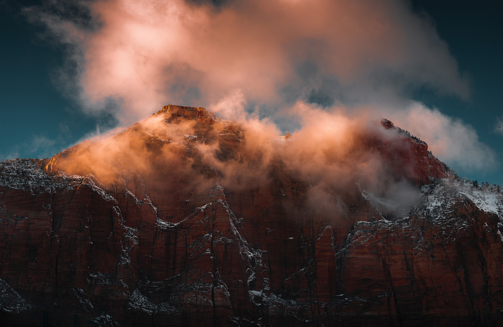 zion-national-park-usa-mountain-close-up-cover