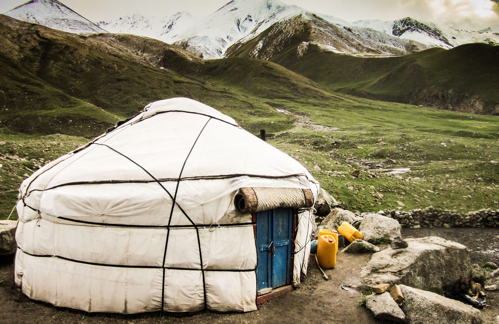 kyrgyztan-kochkor-area-kyrgyz-yurt