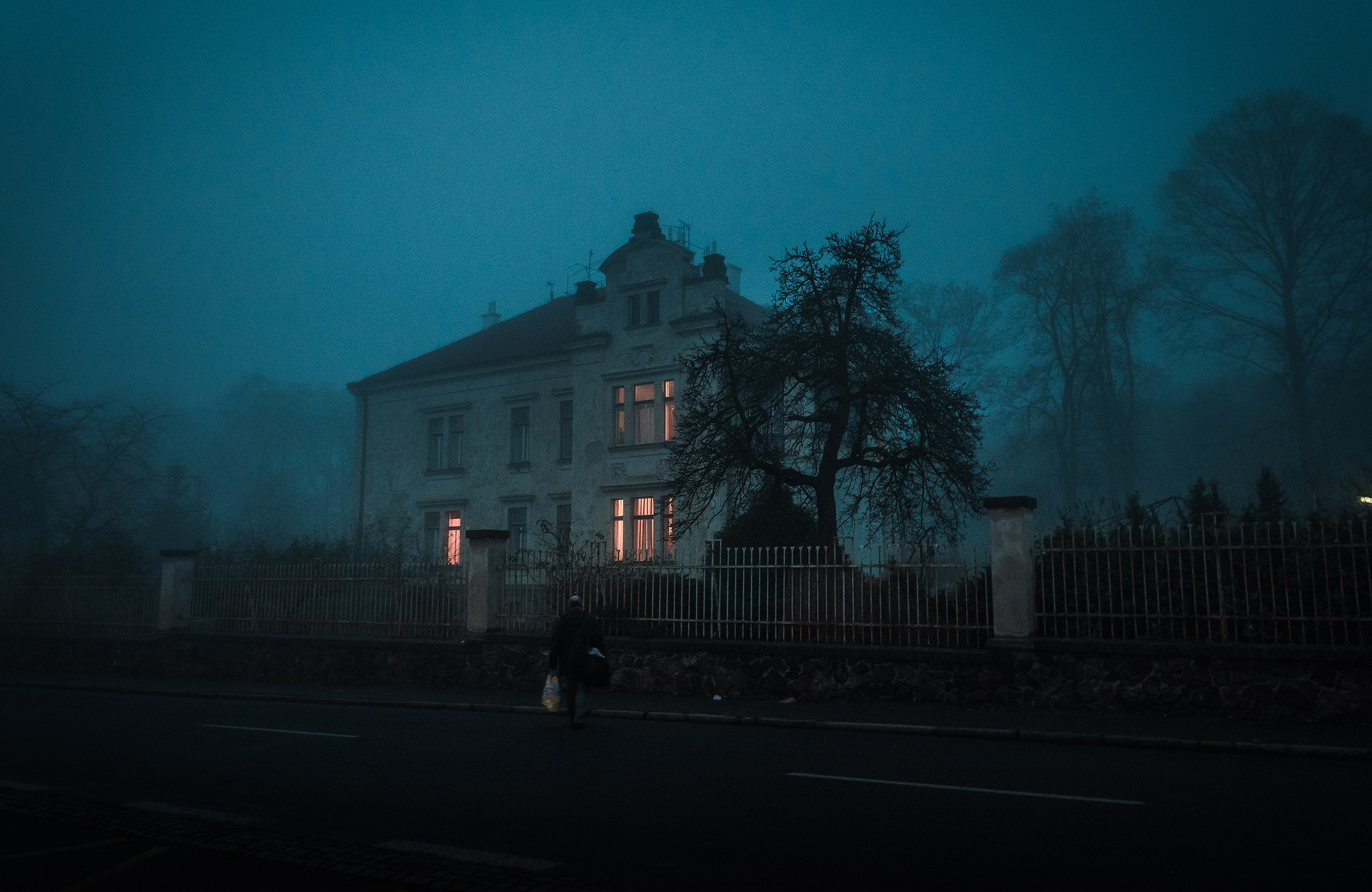 general-inspirational-haunted-house-night-street