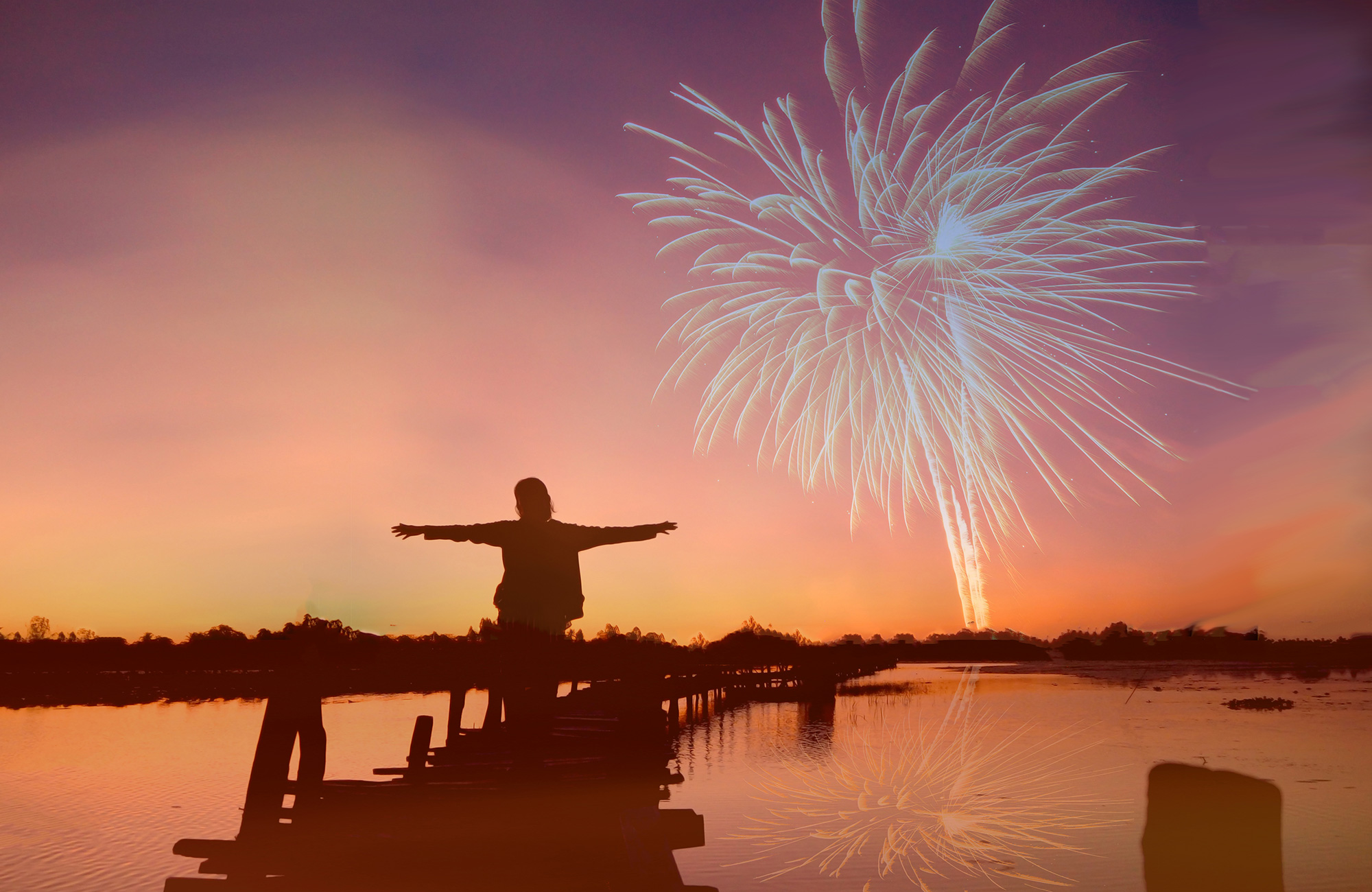 general-inspirational-newyears-fireworks-girl