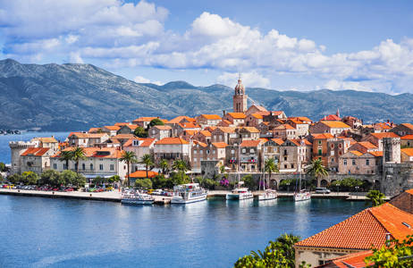 Gå deg vill i de små gatene i Korčula på din reise til Kroatia