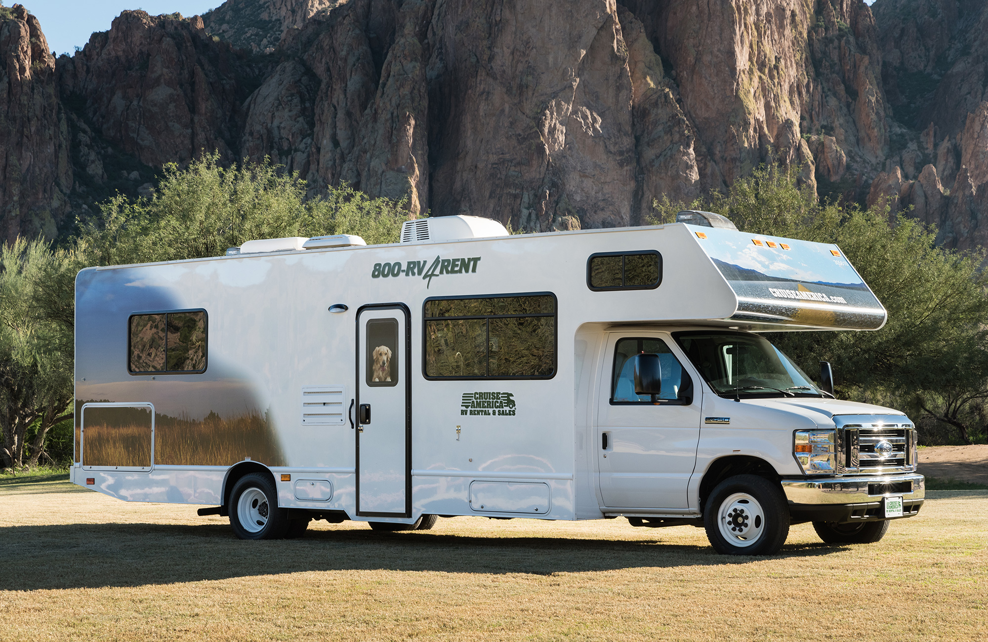 Large C-30 | Cruise America - USA & Canada