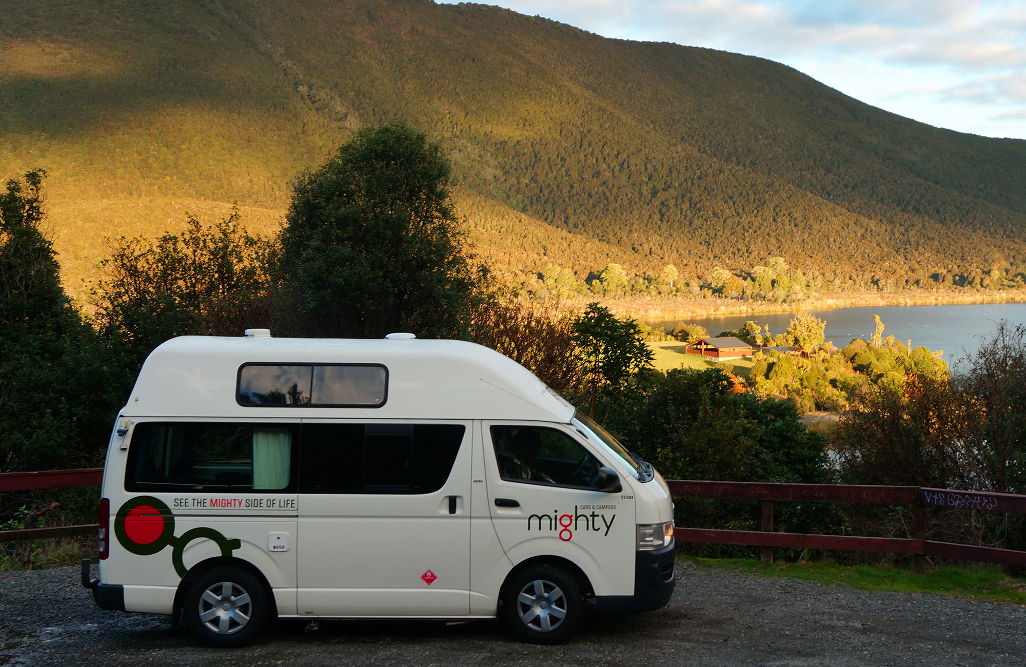 Lei en Highball campervan på New Zealand