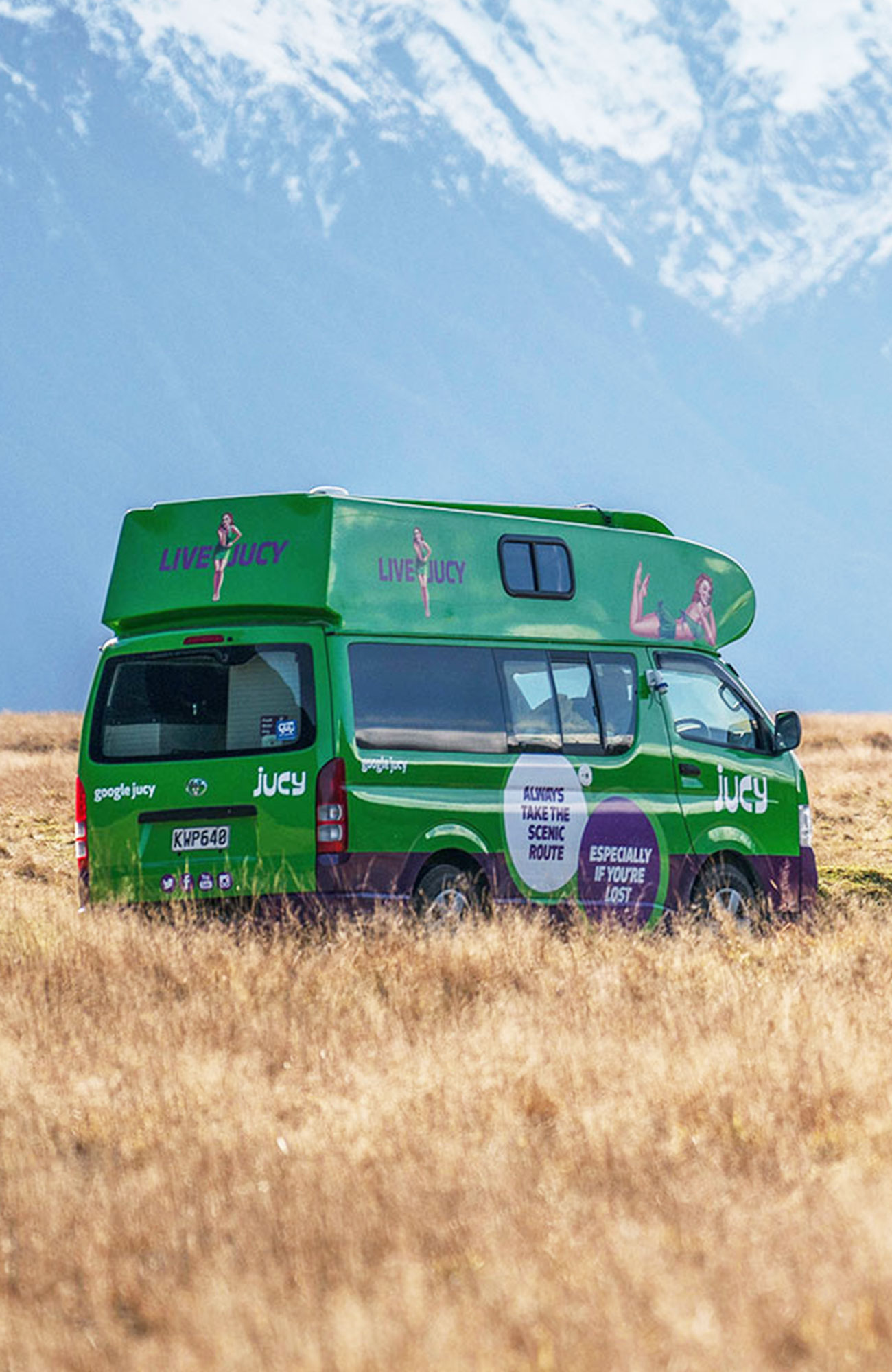 Lei en Jucy Chaser campervan på New Zealand