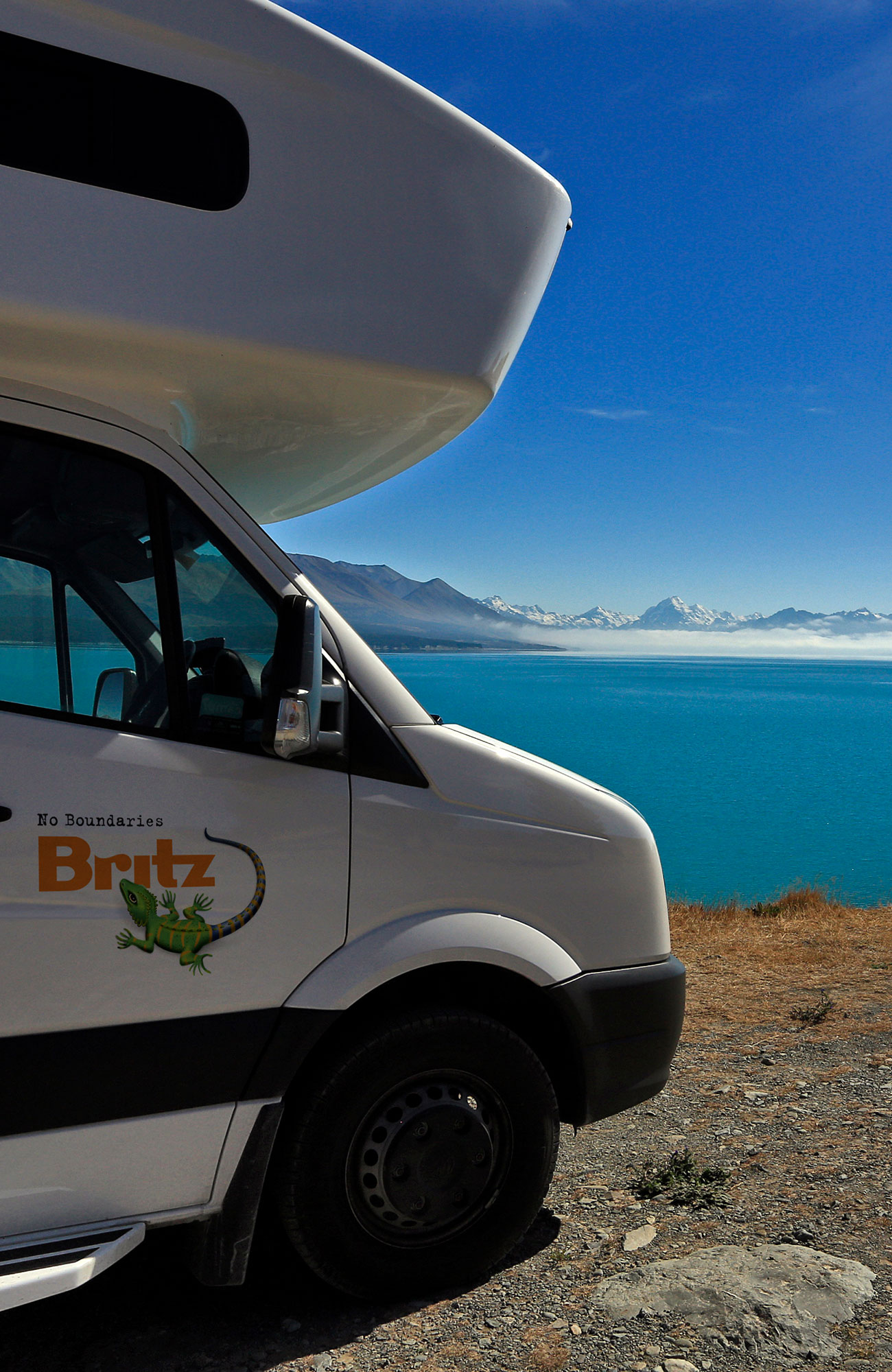 Lei en Frontier campervan på New Zealand