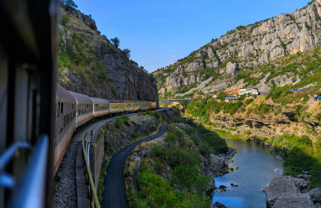 Reis med tog i Montenegro