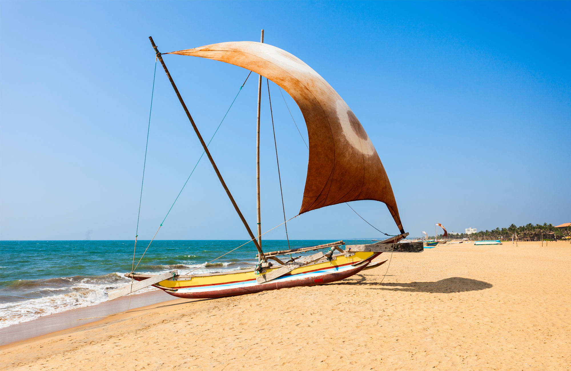 sri-lanka-boat-on-beach-cover