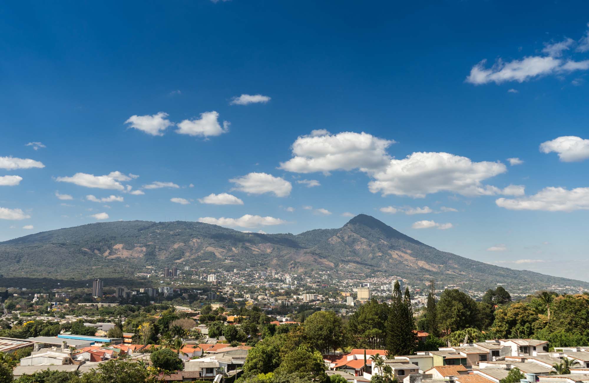 san-salvador-skyline-cover