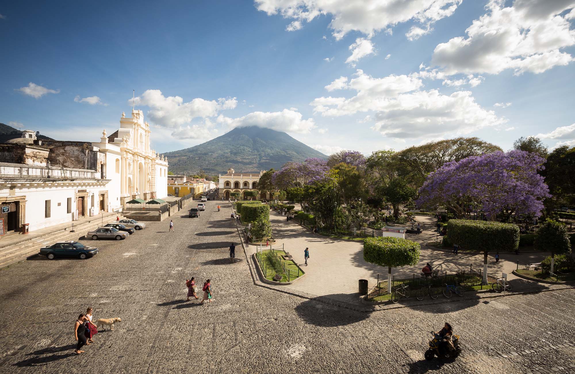 antigua-city-centre-guatemala-cover