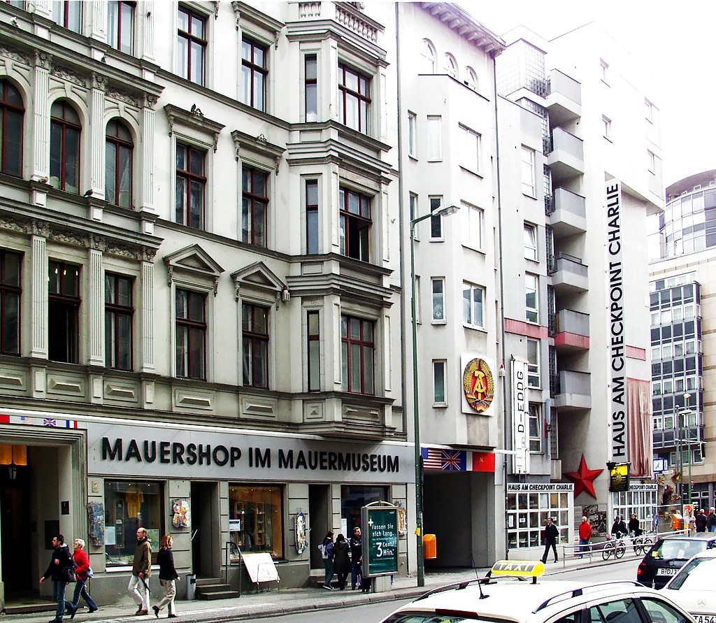 berlin-mauermuseum_am_checkpoint_charlie