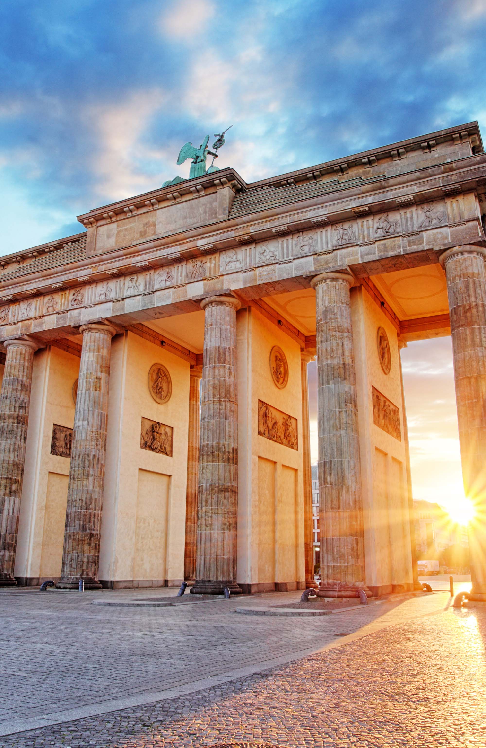 berlin-germany-brandenburger-tor-sunset