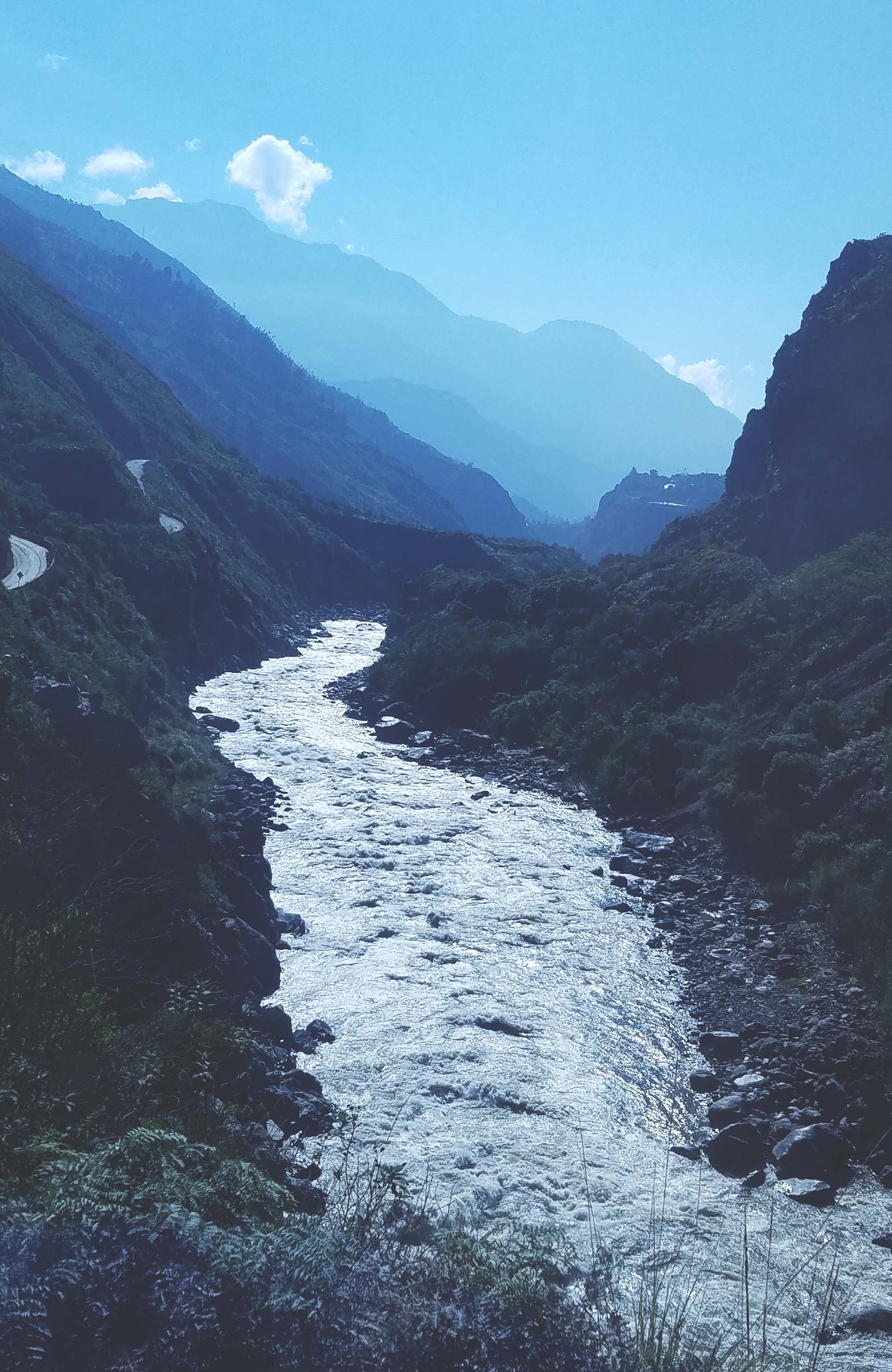 ecuador-mountain-view-foggy-sidebar